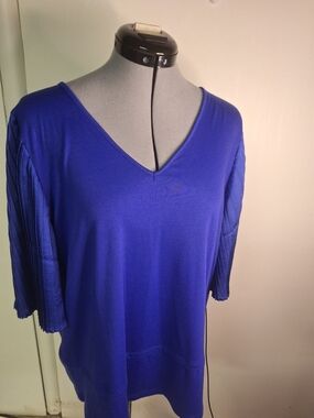 DG2 by Diane Gilman V-Neck Short Pleated Sleeve Top Size Large